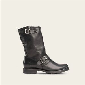 Frye Veronica short leather boots - black, size 7